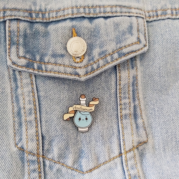 Only 2 left❗⭐Harry Potter Potion Enamel Pin - Picture 7 of 8